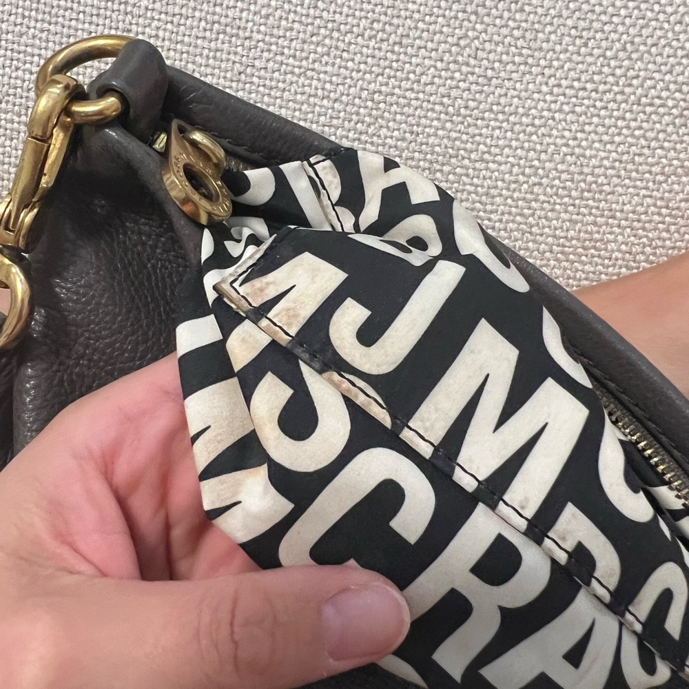 Marc by Marc Jacobs Grey Pebbled Leather Crossbody Bag with Gold Hardware - Picture 10 of 11